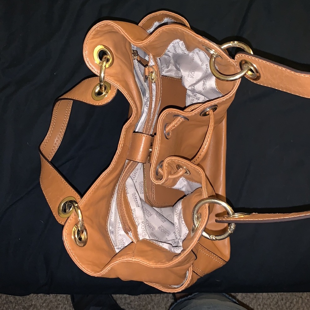 Michael Kors - tan leather bag and wallet set - Picture 3 of 9